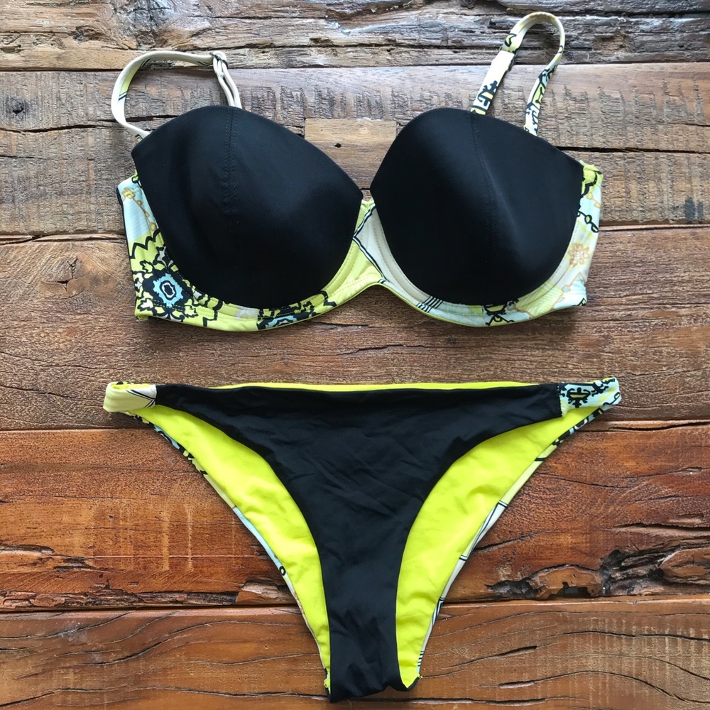 BIKINI WITH REMOVABLE STRAPS AND MATCHING BOTTOMS
